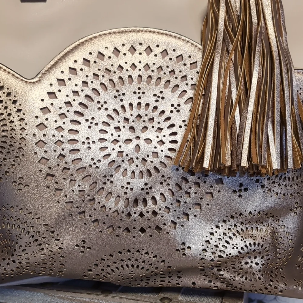 Classic Beige Tote with Rose Gold Metallic Accents - Picture 2 of 14